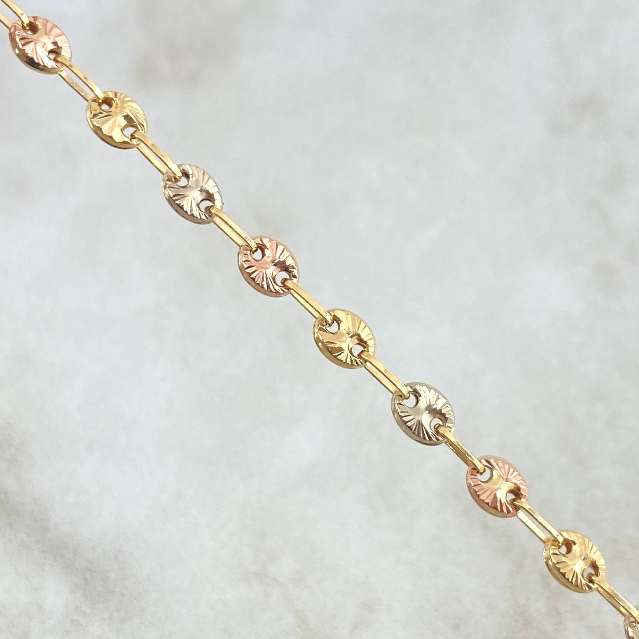 Pulso GC 2.85gr / 19cm / 3.2mm Diamantado Tres Oros 18K