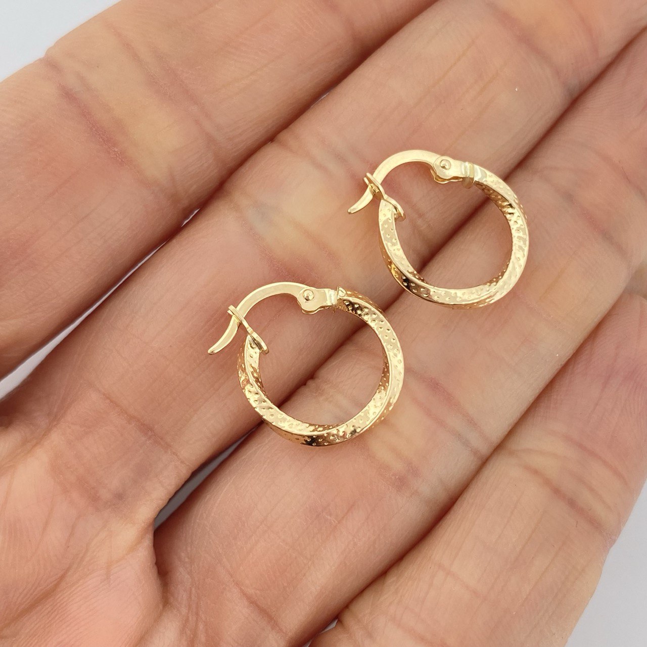Candongas Yuli 0.85gr / 1.7cm / Oro 18K &