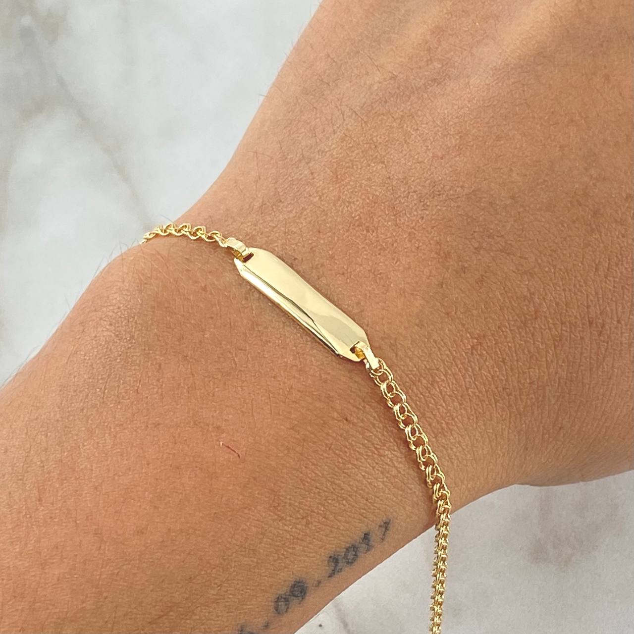 Pulso Bebé Aro Seguido Placa Rectangular Octagonal 1.3gr / 14cm-15cm / Oro Amarillo 18K