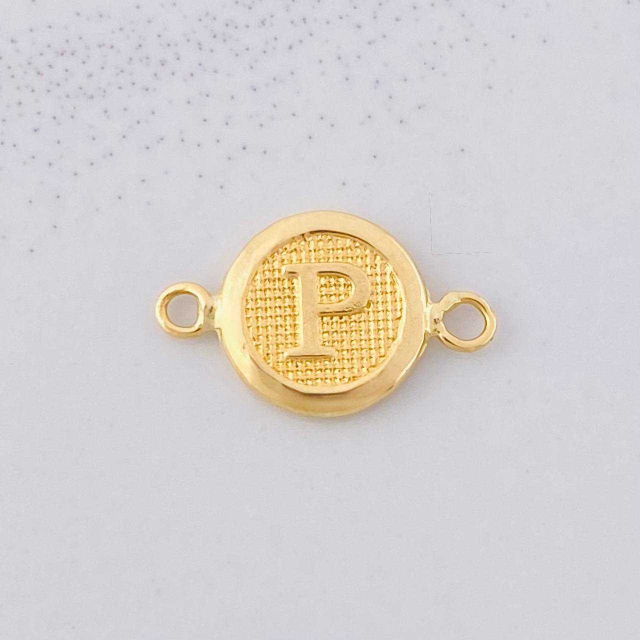 Herraje Circulo Letra P 0.35g / 1.5cm Oro Amarillo 18K