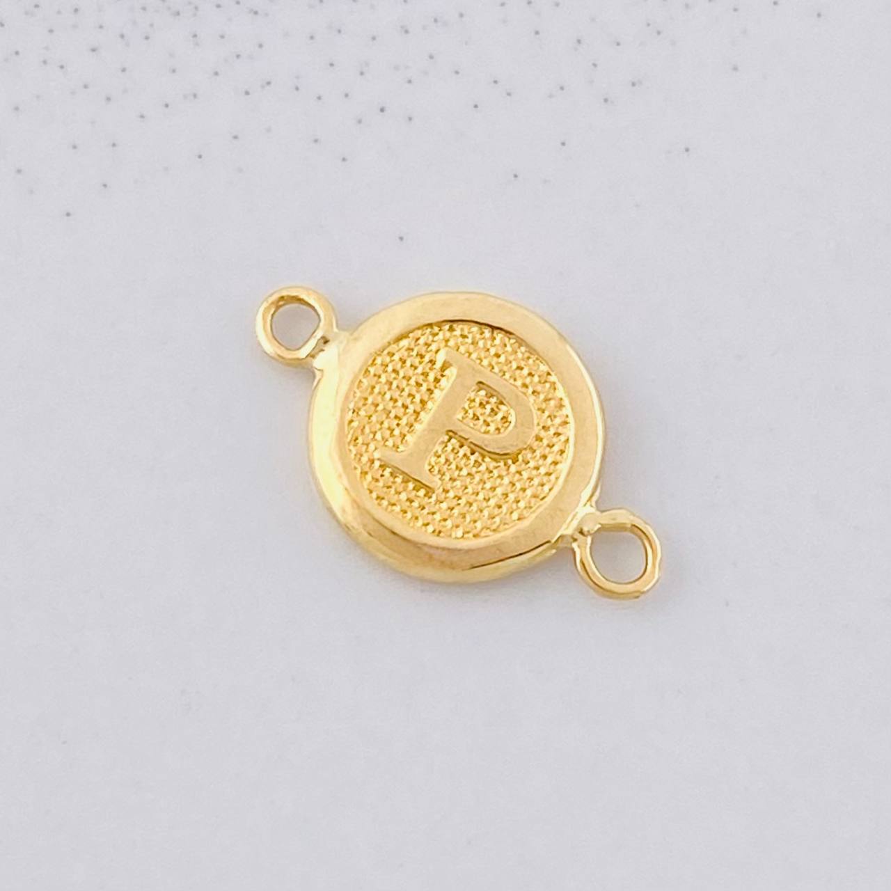 Herraje Circulo Letra P 0.35g / 1.5cm Oro Amarillo 18K