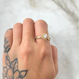 Anillo Solitario Lirio Infinito Parcial 2.85gr / T6 / Oro 18K ©