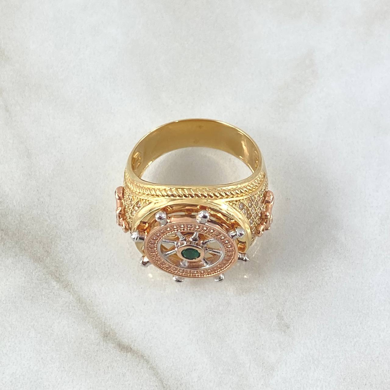 Anillo Timón Movil 12.85gr / T10 / Circones Blancos Verde Tres Oros 18K *