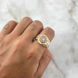 Anillo Correa Flor Nueve Petalos 7.05gr / T9 1/2 / Texturizado Circones Blancos Tres Oros 18K *