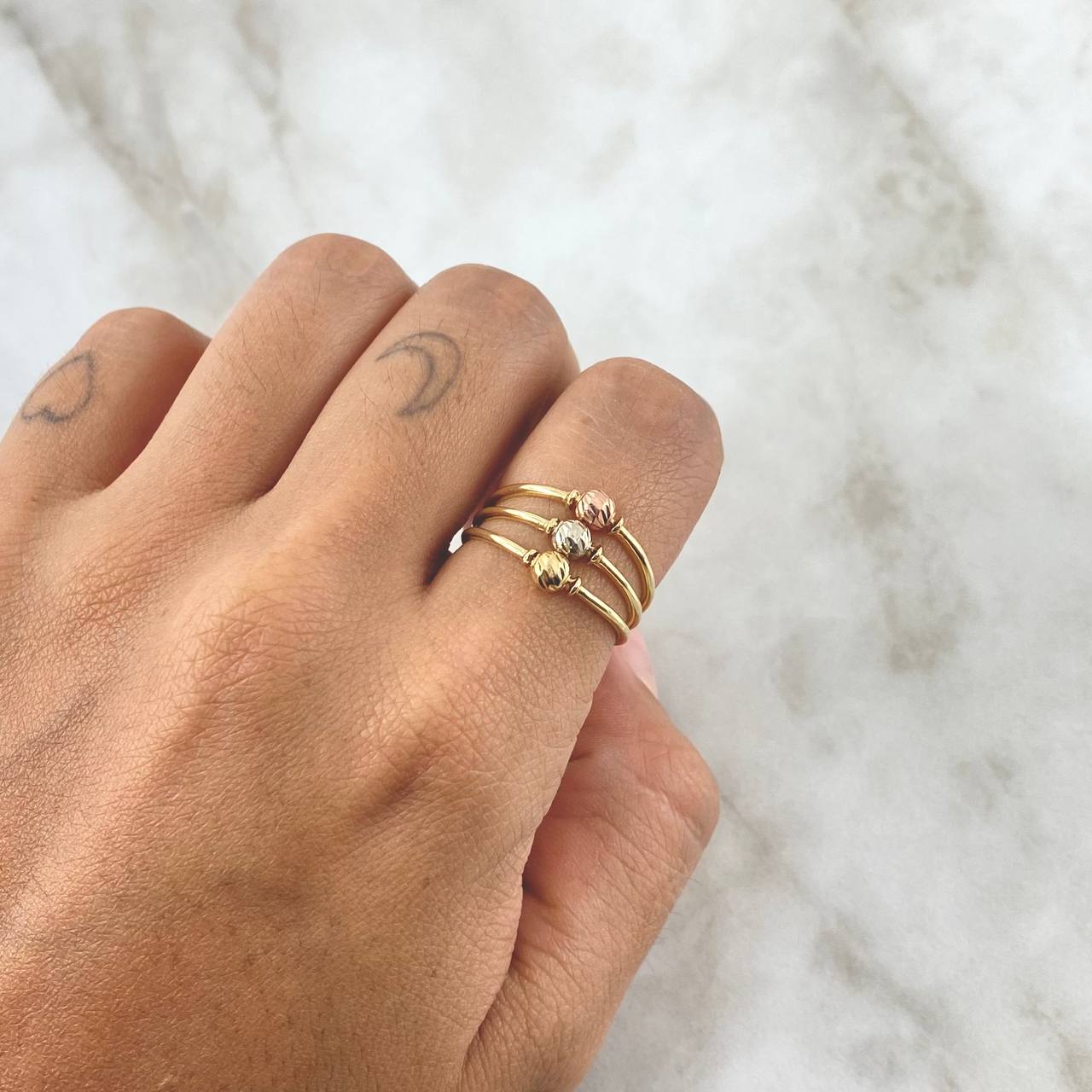 Anillo Tres Aros 2.35gr / T5 1/4 / 4mm Bolas Diamantadas Movil Oro Amarillo 18K