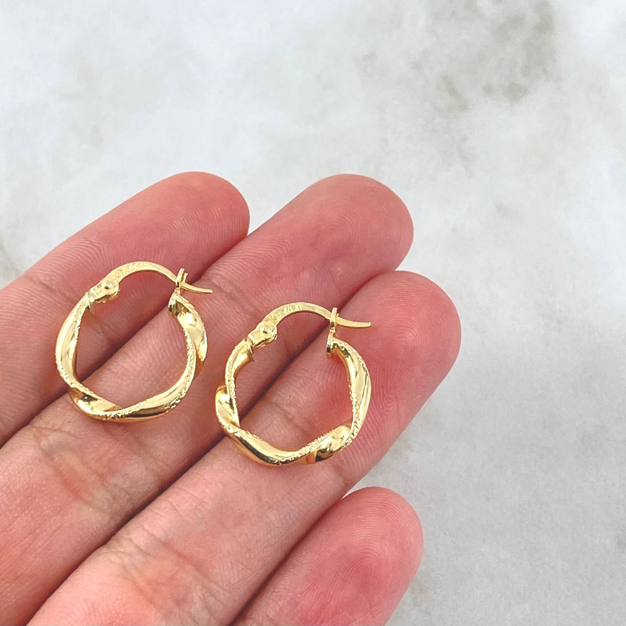 Candongas Asby 1.4gr / 2.3cm / Oro Amarillo 18K *