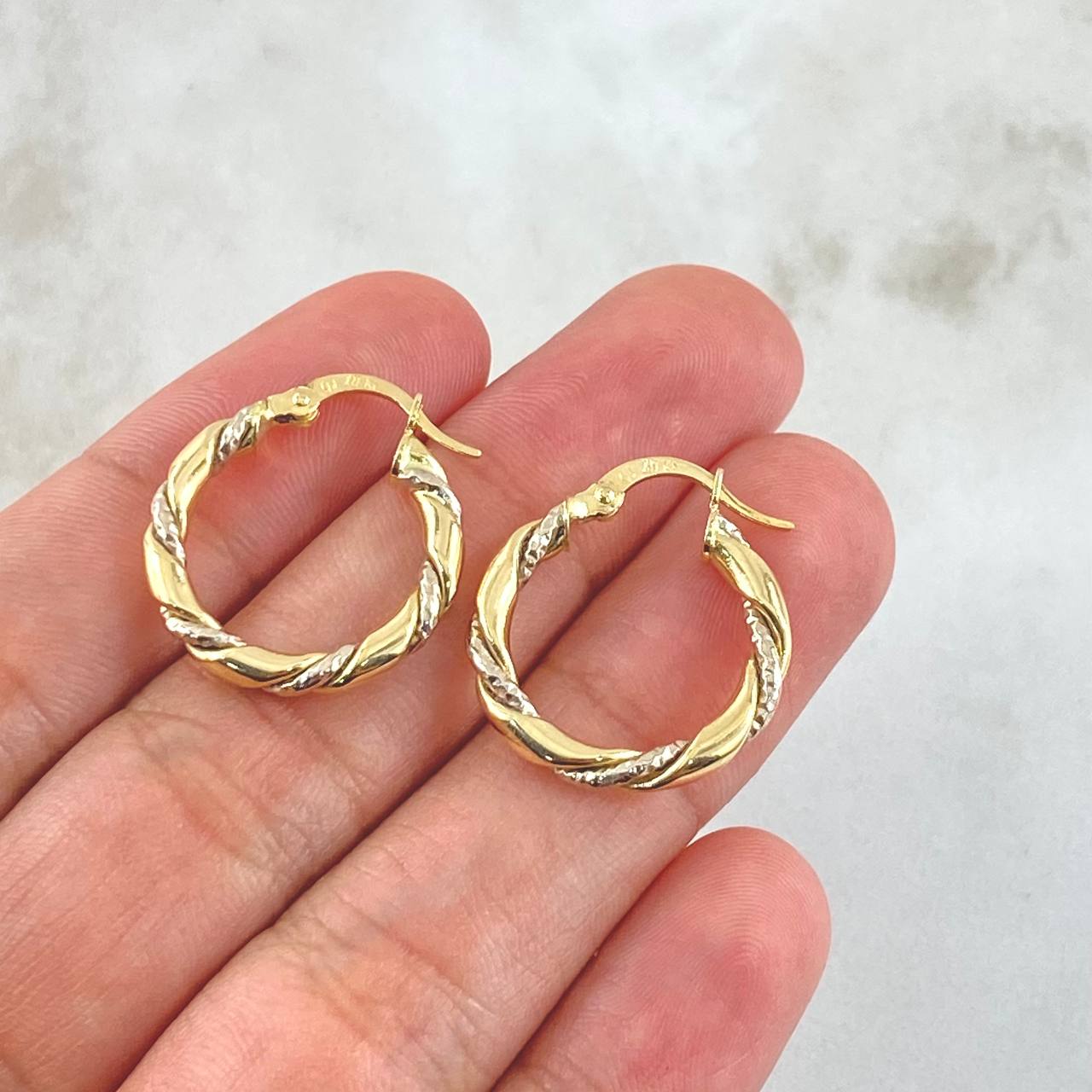 Candongas Rox 2.1gr / 2.2cm / Punteadas Dos Oros Amarillo Blanco 18K