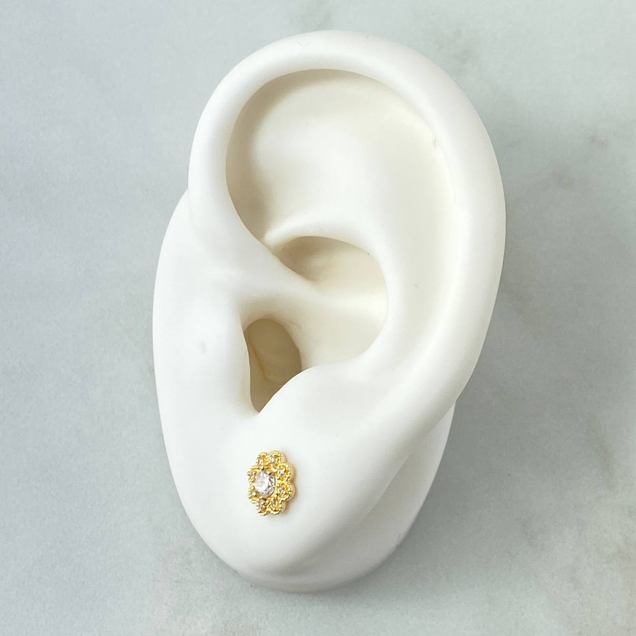 Topos Flor Margarita 1.3gr / 7mm Circones Blancos Oro Amarillo 18K *
