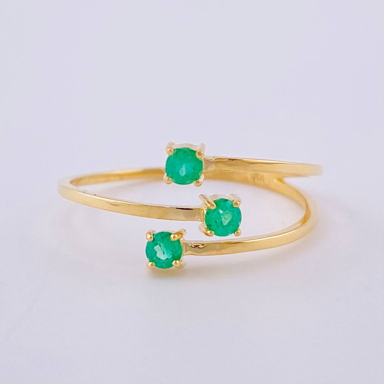 Anillo Puntas De Orion Esmeraldas 22pts 1.4gr / T8 / Oro Amarillo 18K