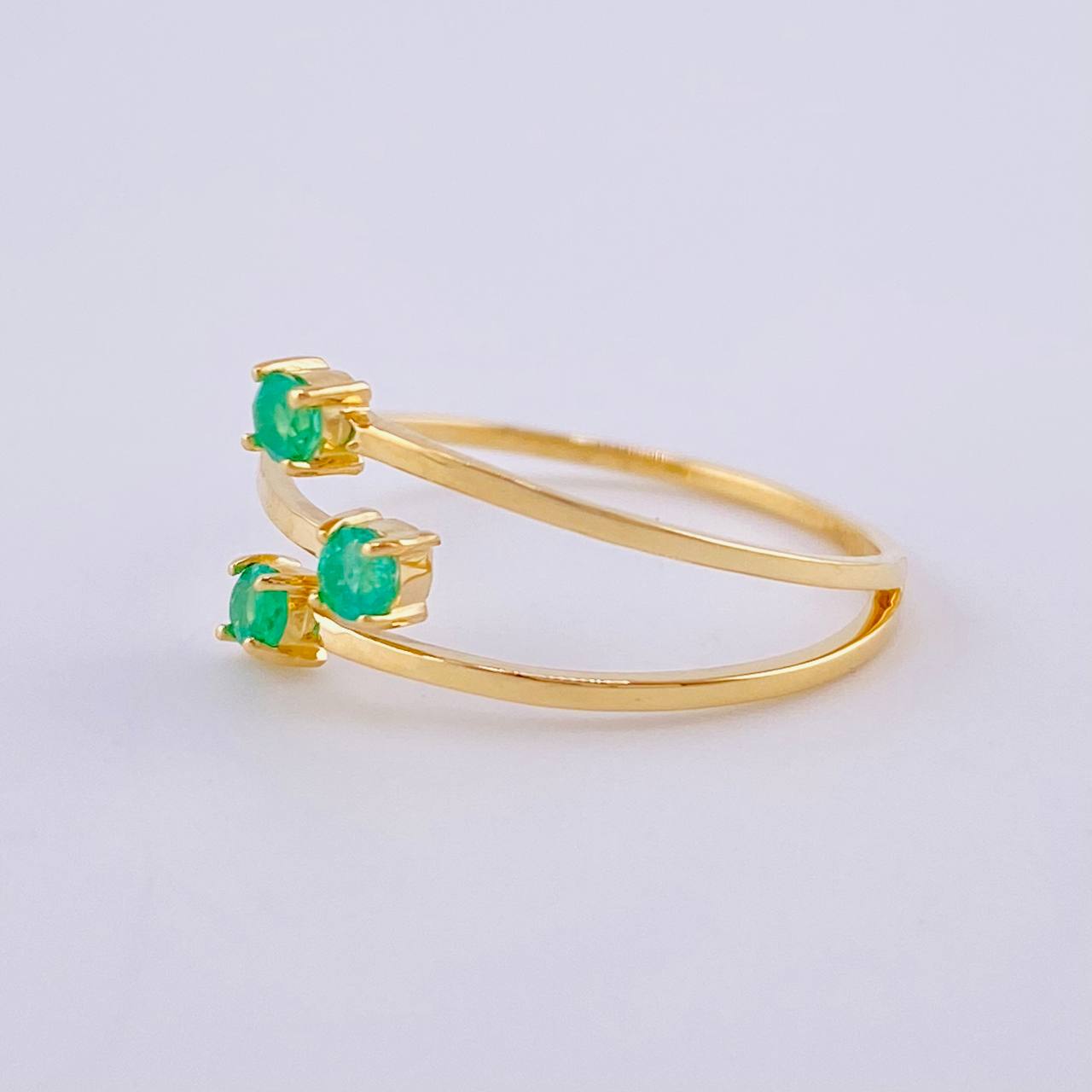 Anillo Puntas De Orion Esmeraldas 22pts 1.4gr / T8 / Oro Amarillo 18K