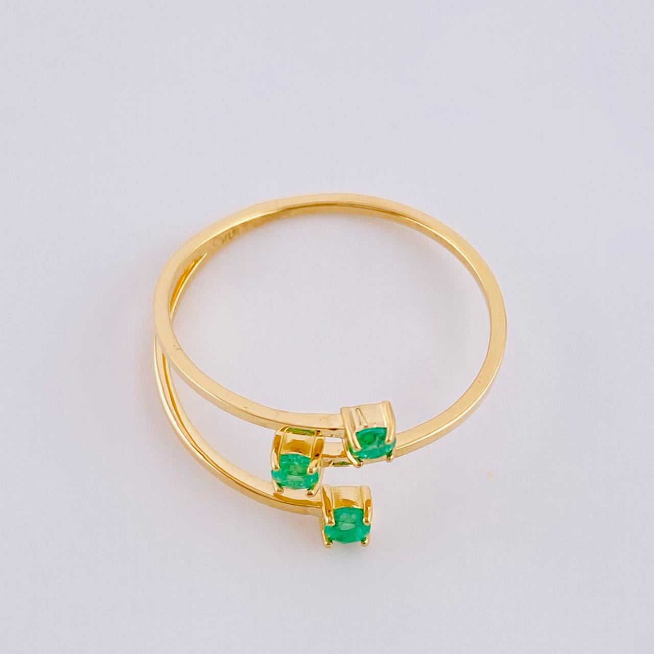 Anillo Puntas De Orion Esmeraldas 22pts 1.4gr / T8 / Oro Amarillo 18K