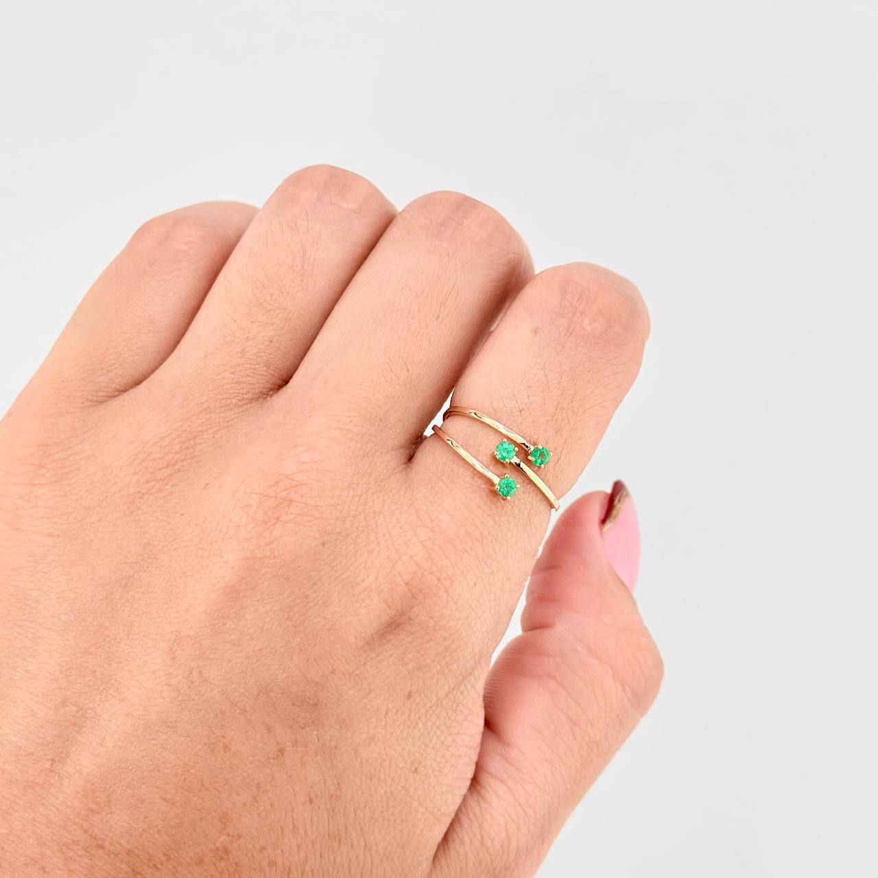 Anillo Puntas De Orion Esmeraldas 22pts 1.4gr / T8 / Oro Amarillo 18K