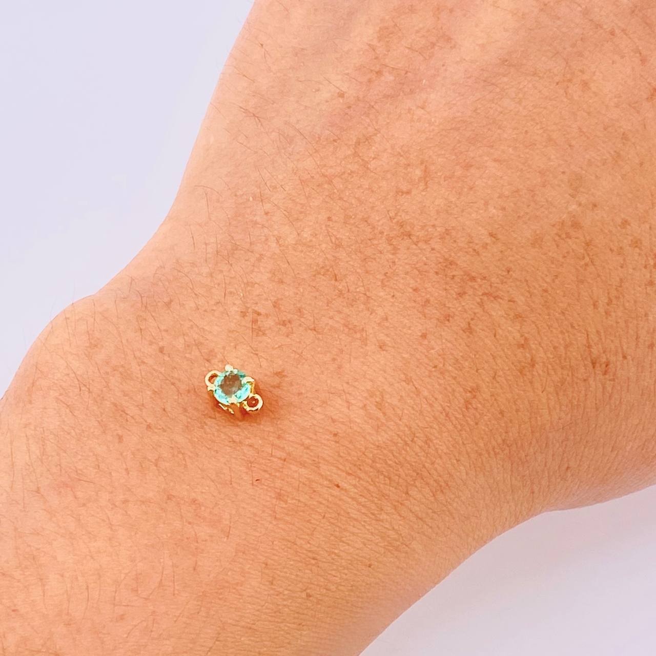 Herraje Piedra Circular Esmeralda 23pts 0.4gr / 0.7cm / Oro Amarillo 18K