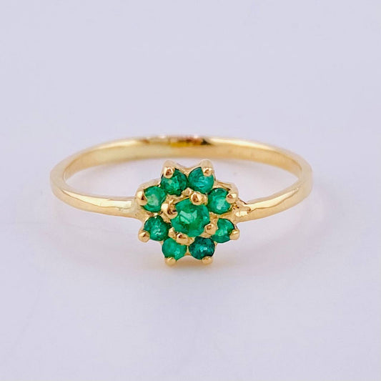 Anillo Girasol Esmeraldas 25pts 1.75gr / T7 1/2 / Oro Amarillo 18K ©