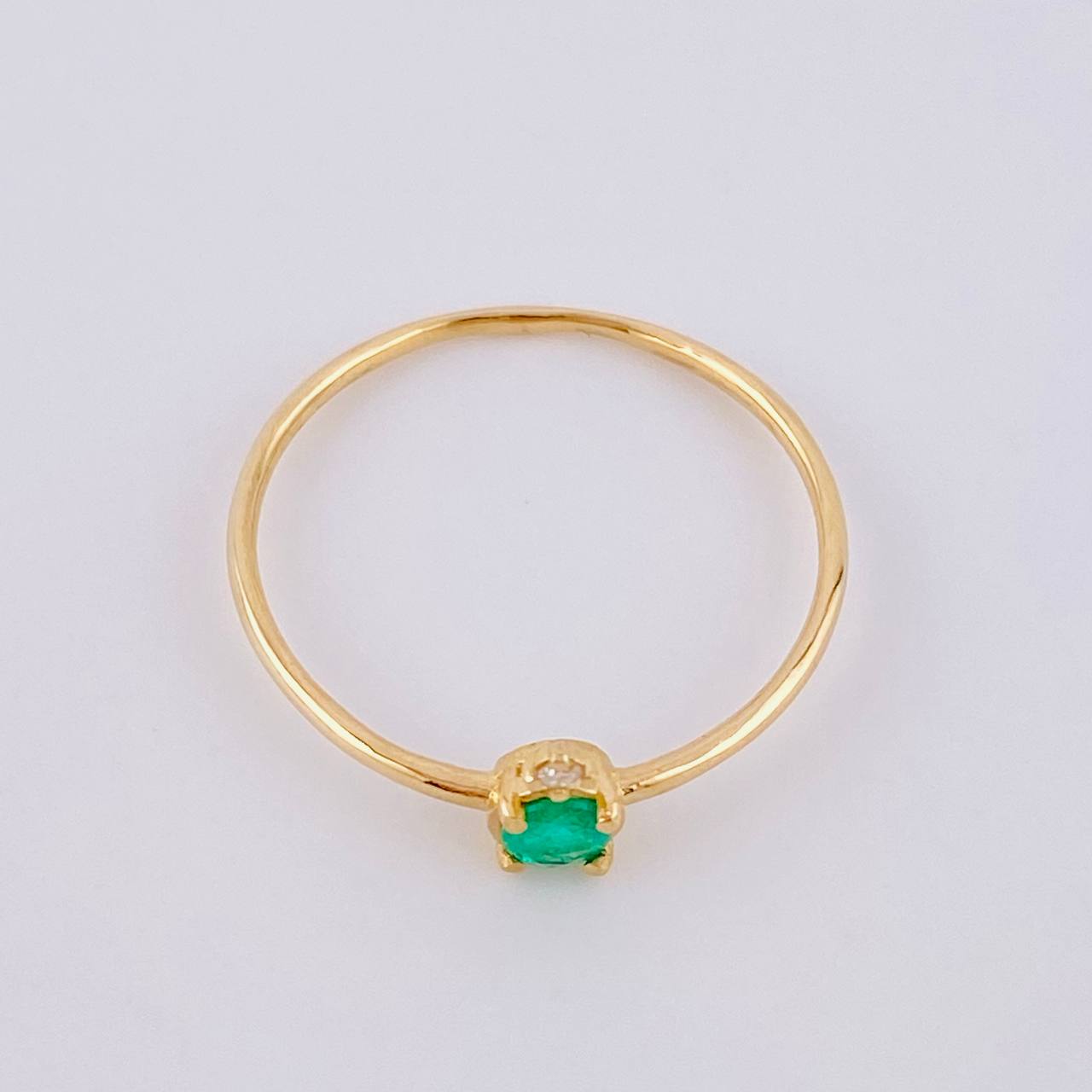 Anillo Solitario Tortuga Esmeralda 15pts 0.95gr / T7 1/4 / Oro Amarillo 18K ©
