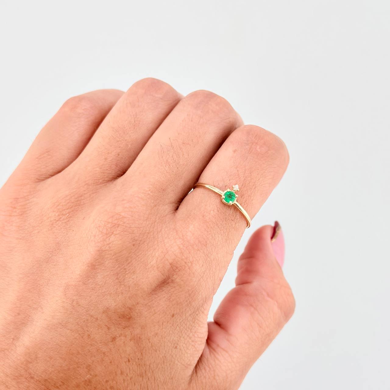 Anillo Solitario Tortuga Esmeralda 15pts 0.95gr / T7 1/4 / Oro Amarillo 18K ©