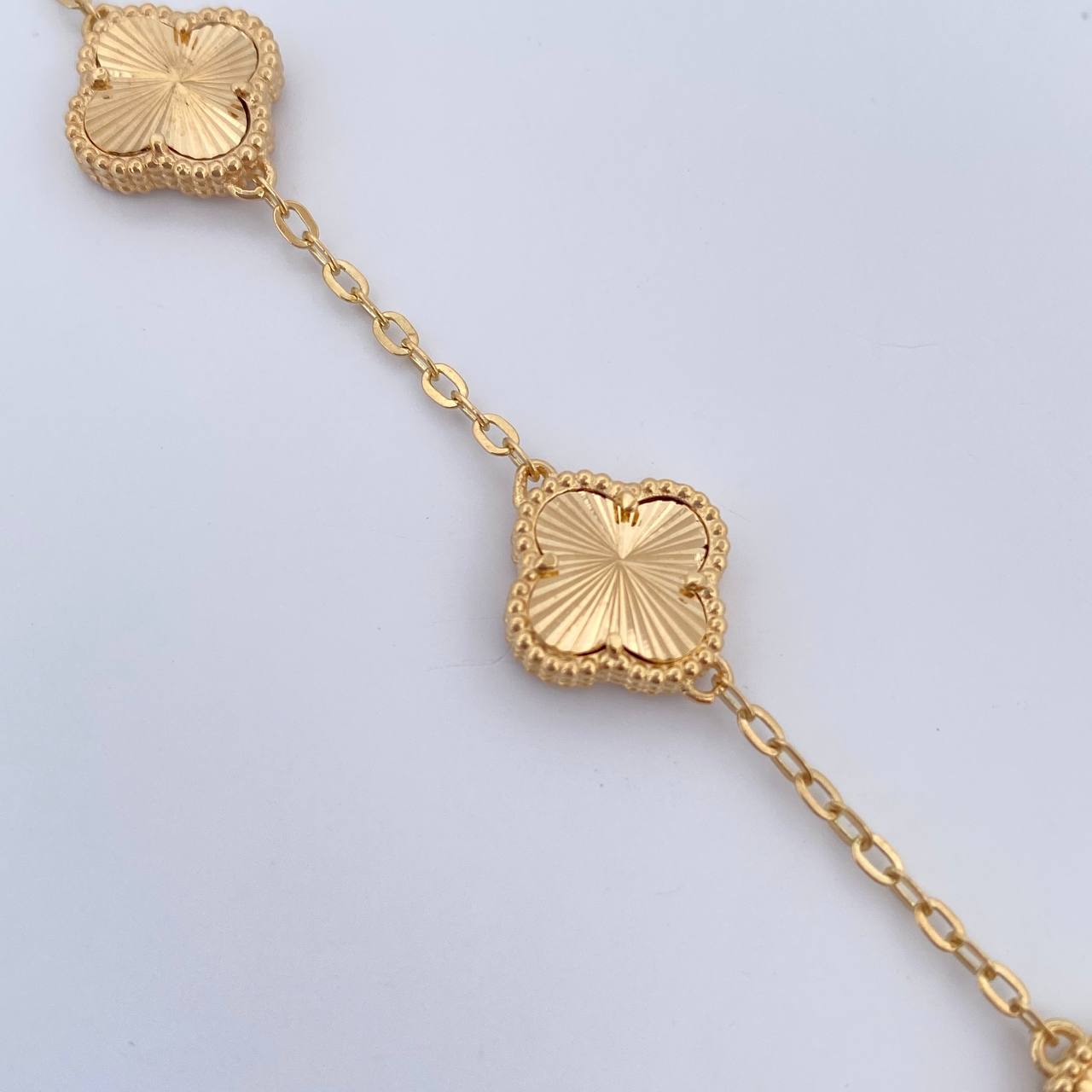 Pulso Trebol 5.95gr / 19cm / Nac. Esp Oro 18K &