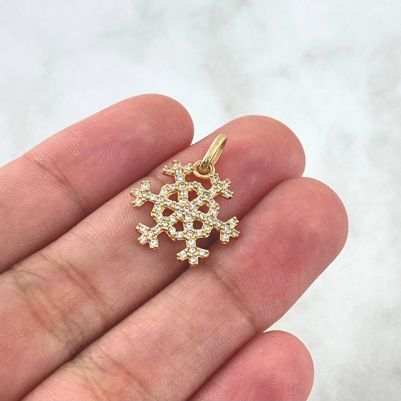 Dije Copo de Nieve 1.55gr / 2cm / Circones Blancos Oro Amarillo 18K ©