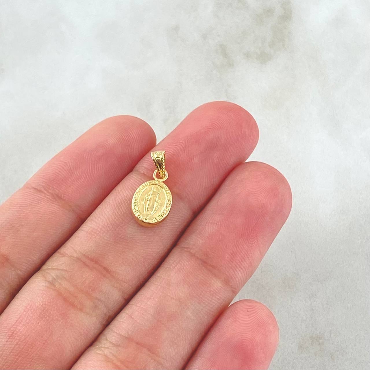 Dije Virgen Milagrosa 0.45gr / 1.5cm / Ovalo Mate Oro Amarillo 18K ©