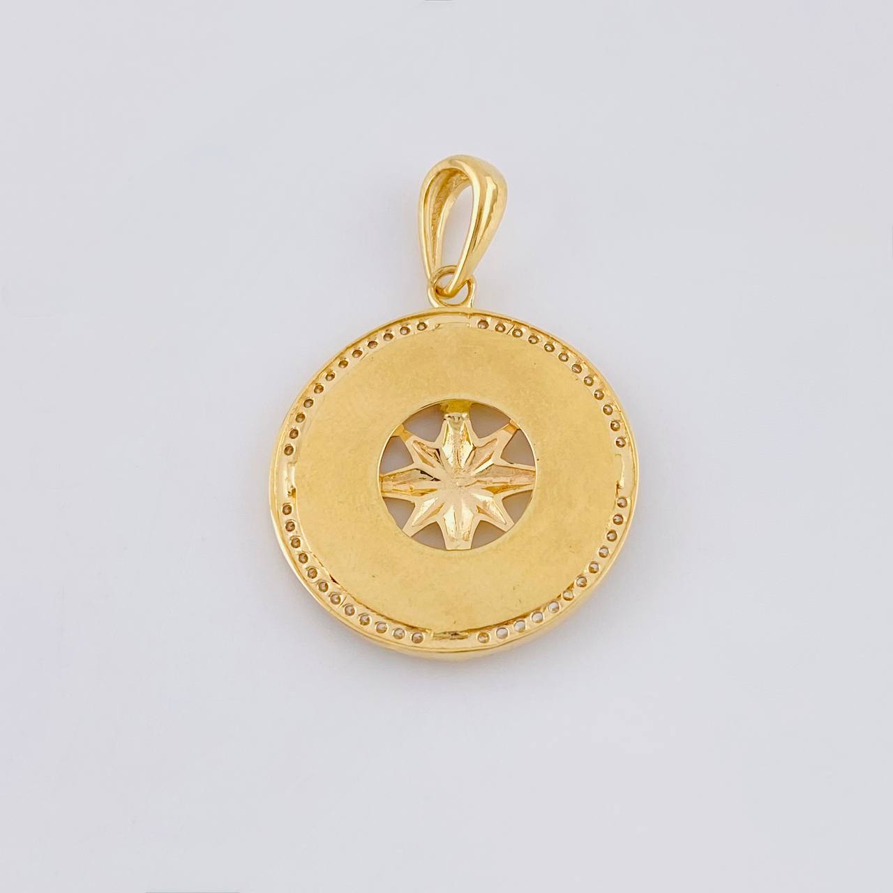 Dije Medalla Estrella Cardinal 4.3g / 3.2cm Oro Amarillo 18K