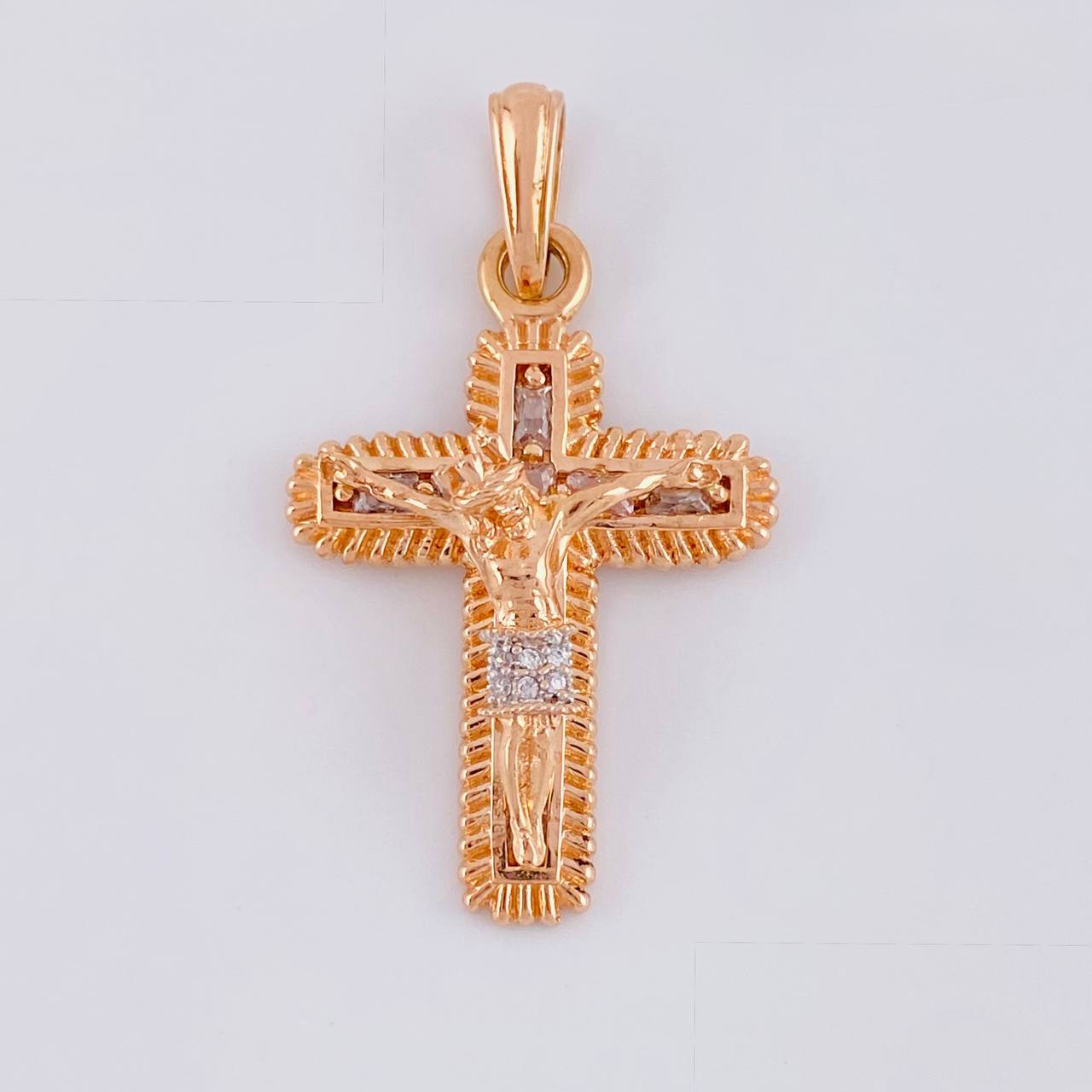 Dije Cruz Cristo 6.6g / 3.8cm Dos Oros Blanco Rosa 18K