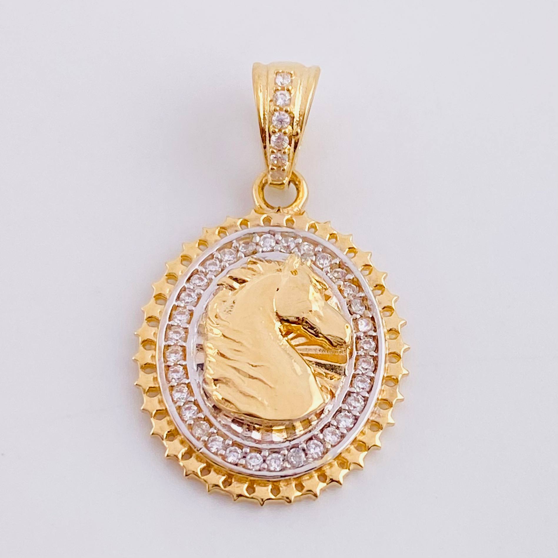 Dije Medalla Caballo 3.3g / 2.6cm Dos Oros Amarillo Blanco 18K
