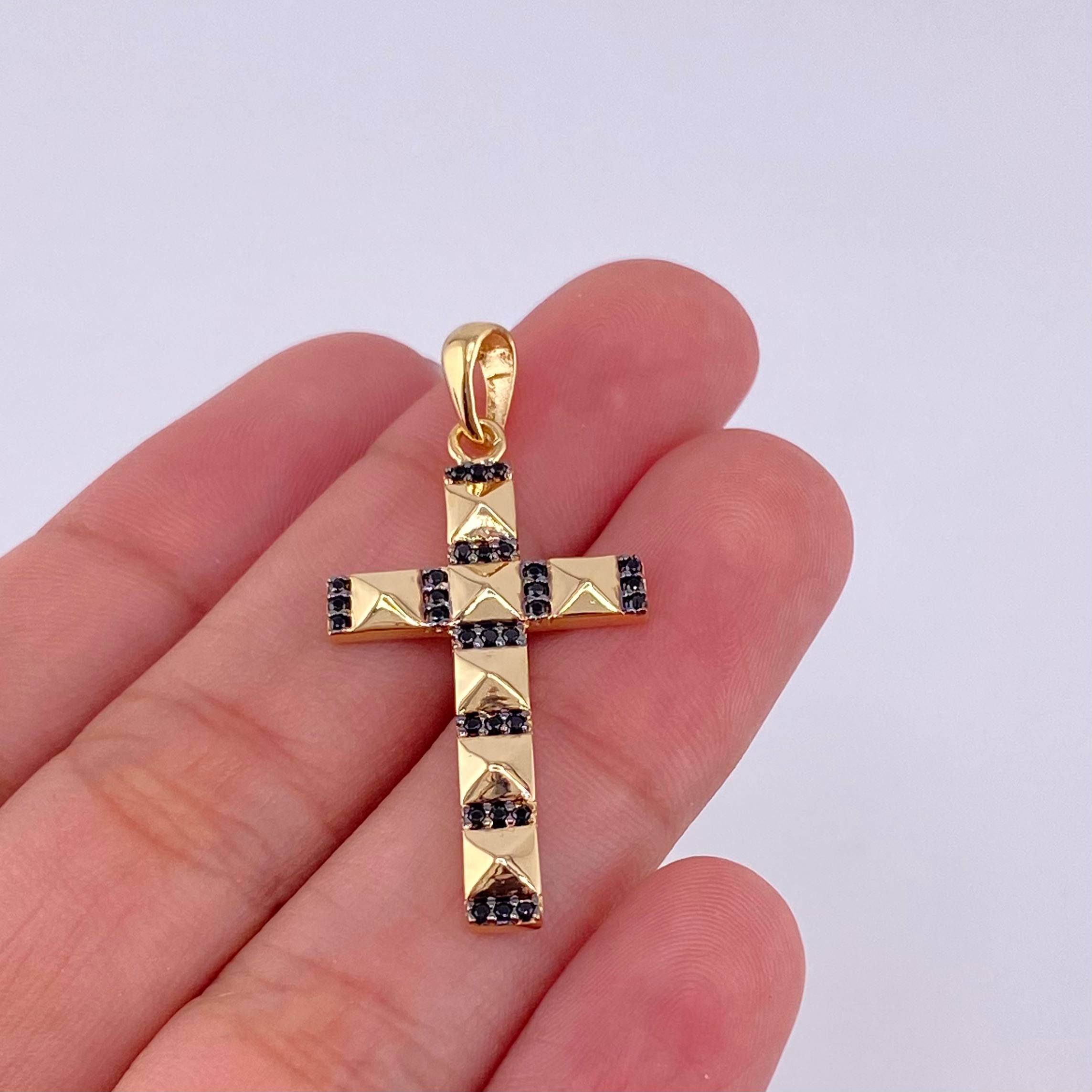 Dije Cruz Piramide 2.65g / 3.8cm Oro Amarillo 18K