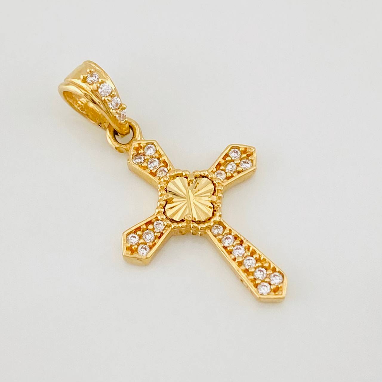 Dije Cruz Trebol 1.2g / 2.3cm Oro Amarillo 18K