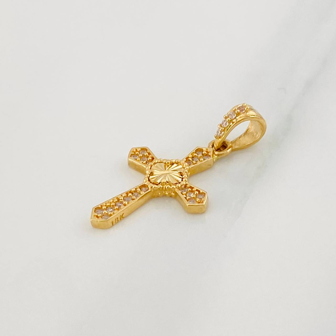 Dije Cruz Trebol 1.2g / 2.3cm Oro Amarillo 18K