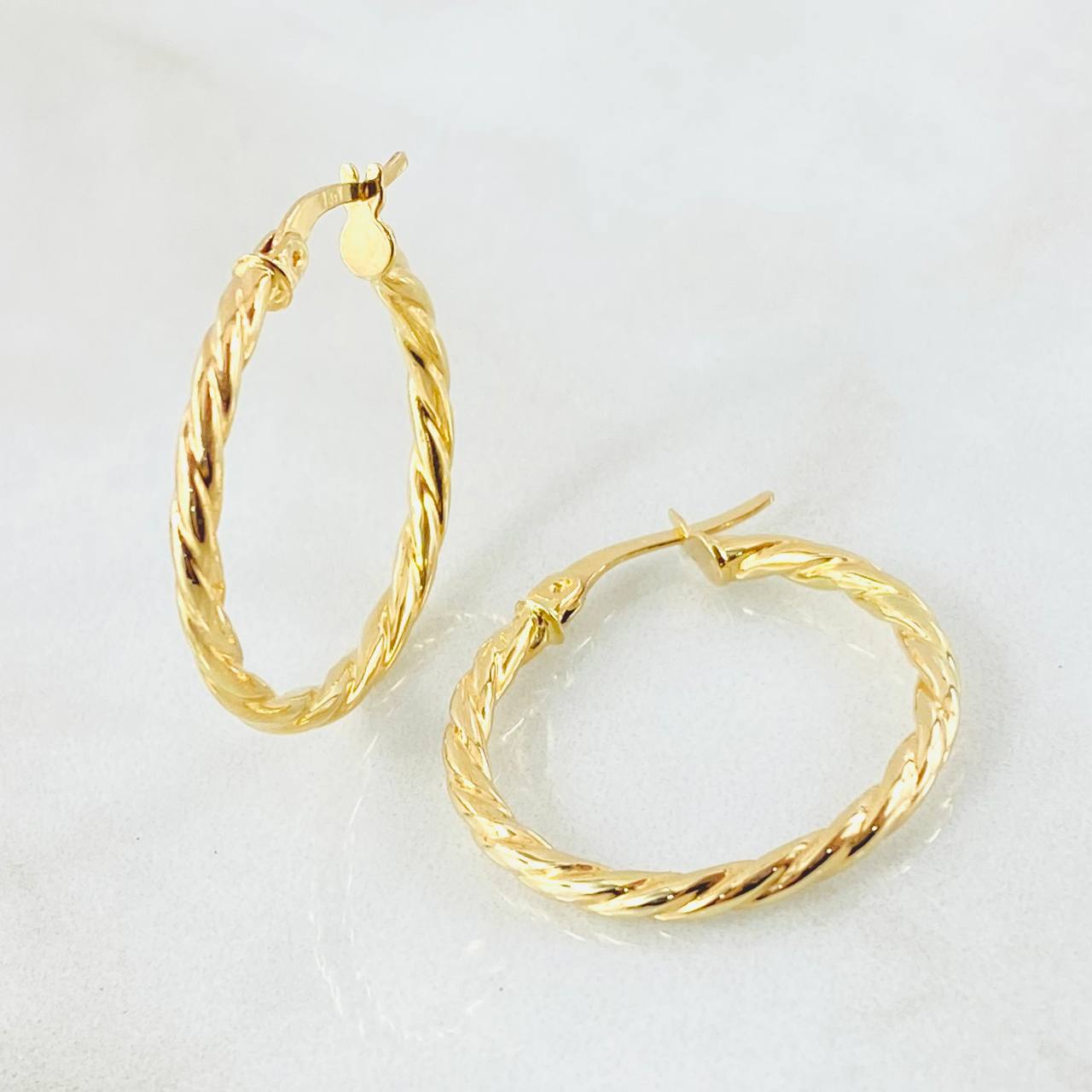 Candongas Lore 1.85gr / 2.7cm / Oro Amarillo 18K ©