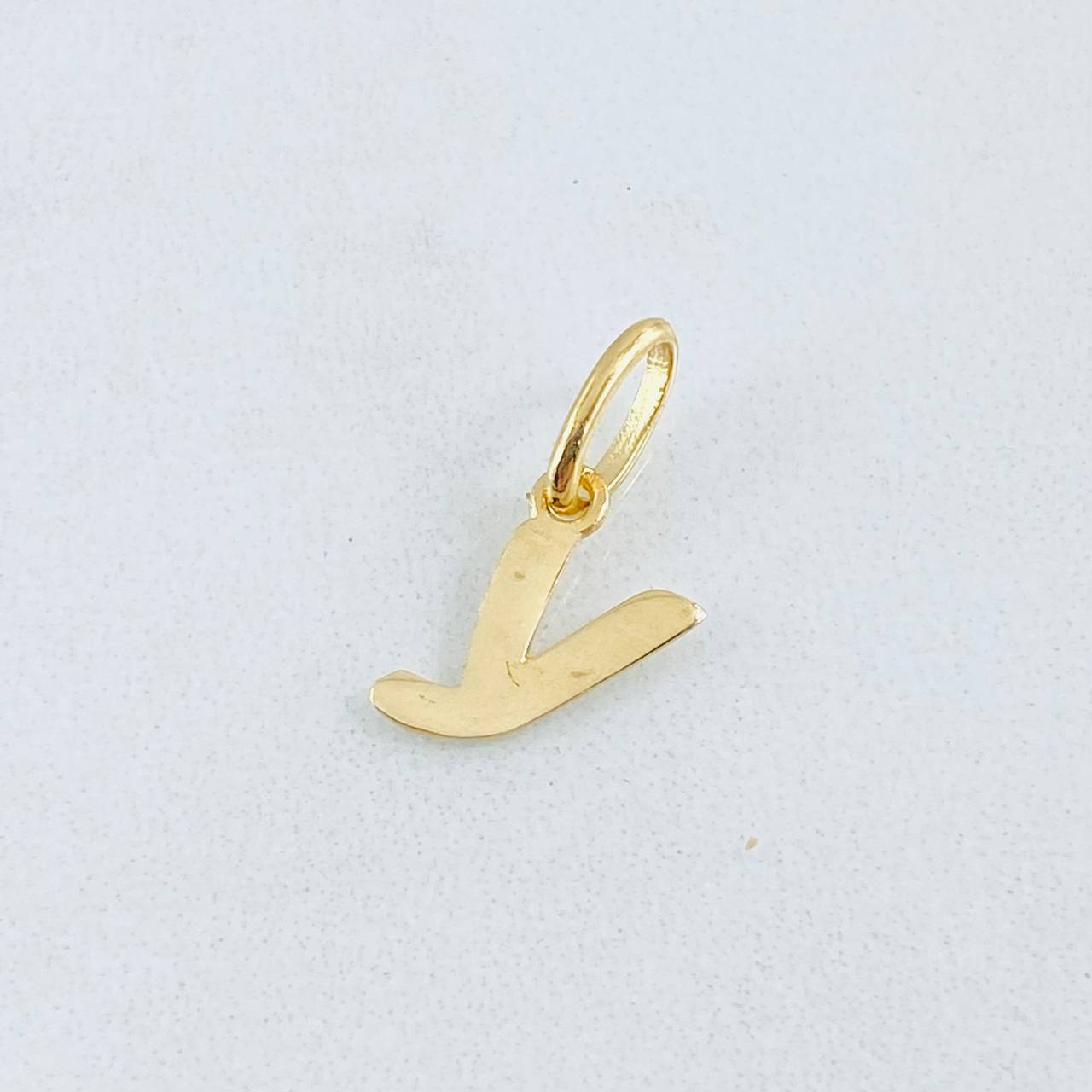Dije Letra Y Cursiva 0.4gr / 1.5cm / Oro Amarillo 18K ©