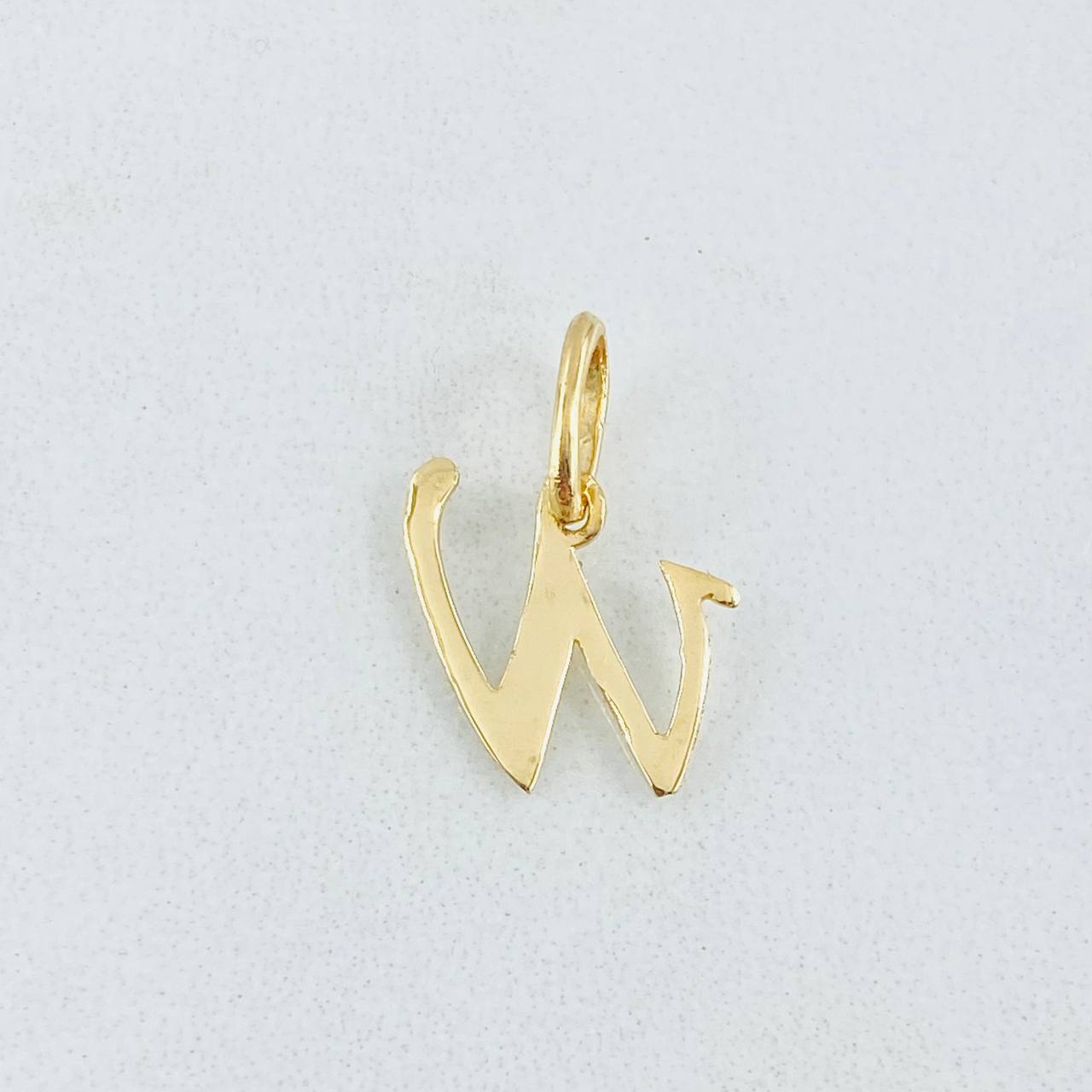 Dije Letra W Cursiva 0.45gr / 1.6cm / Oro Amarillo 18K ©