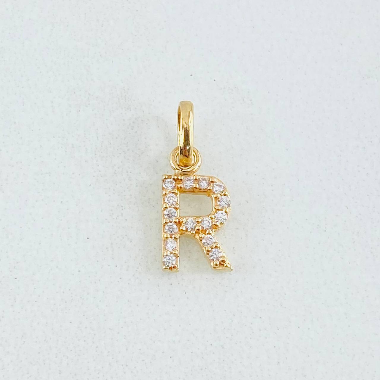 Dije Letra R 0.5gr / 1.3cm / Oro Amarillo 18K *