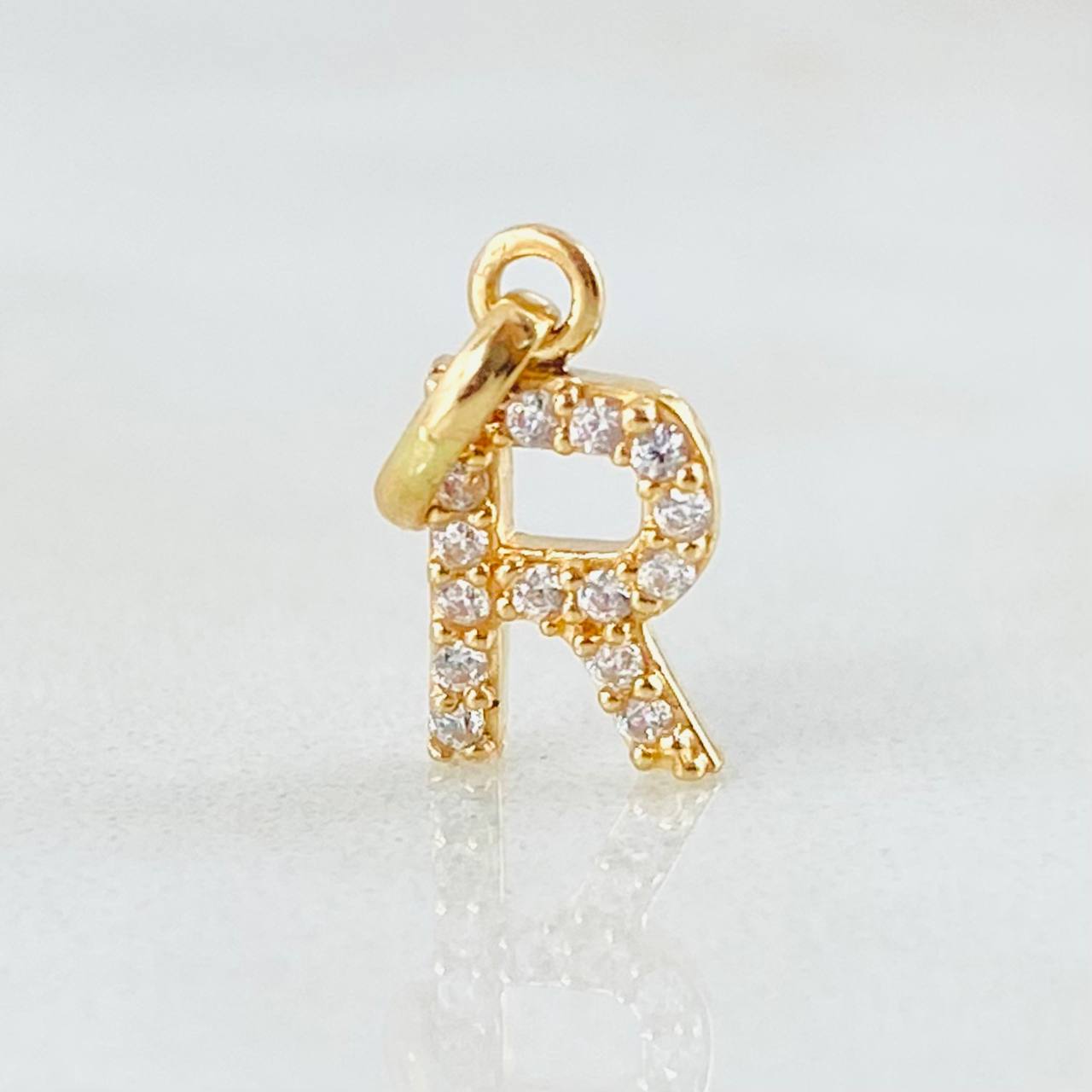 Dije Letra R 0.5gr / 1.3cm / Oro Amarillo 18K *