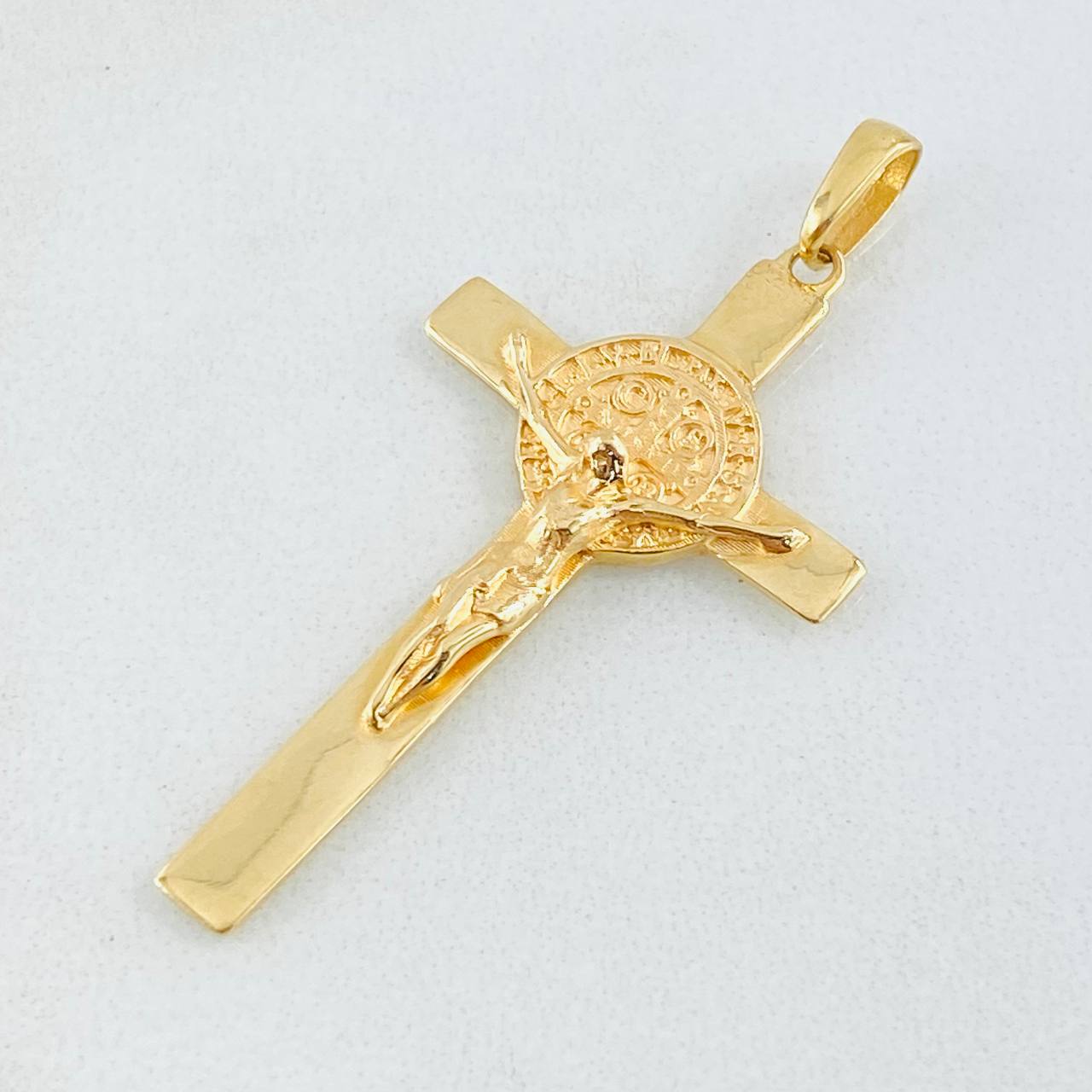 Dije Cruz San Benito 3.2gr / 4cm / Oro Amarillo 18K *