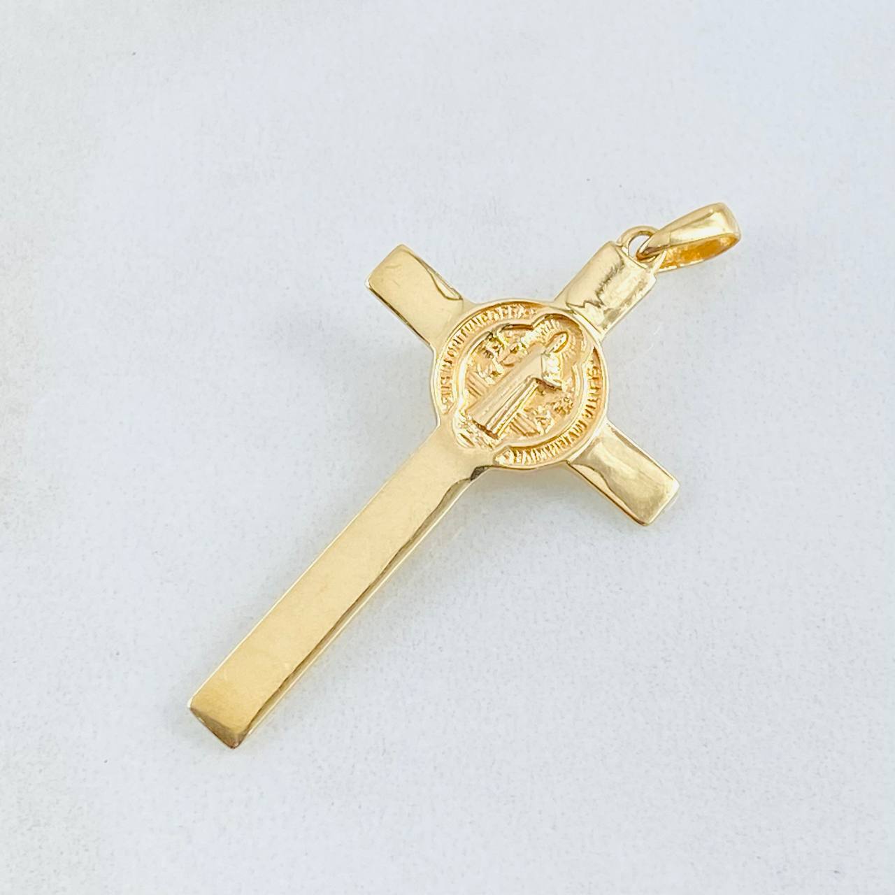 Dije Cruz San Benito 3.2gr / 4cm / Oro Amarillo 18K *