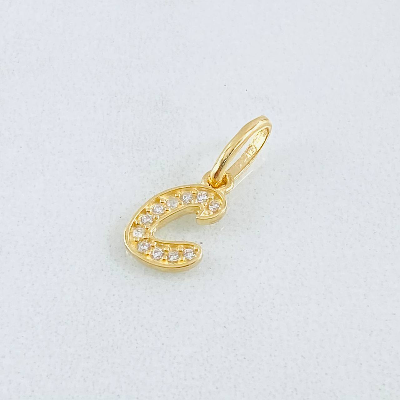 Dije Letra C 0.6gr / 1.6cm / Oro Amarillo 18K *