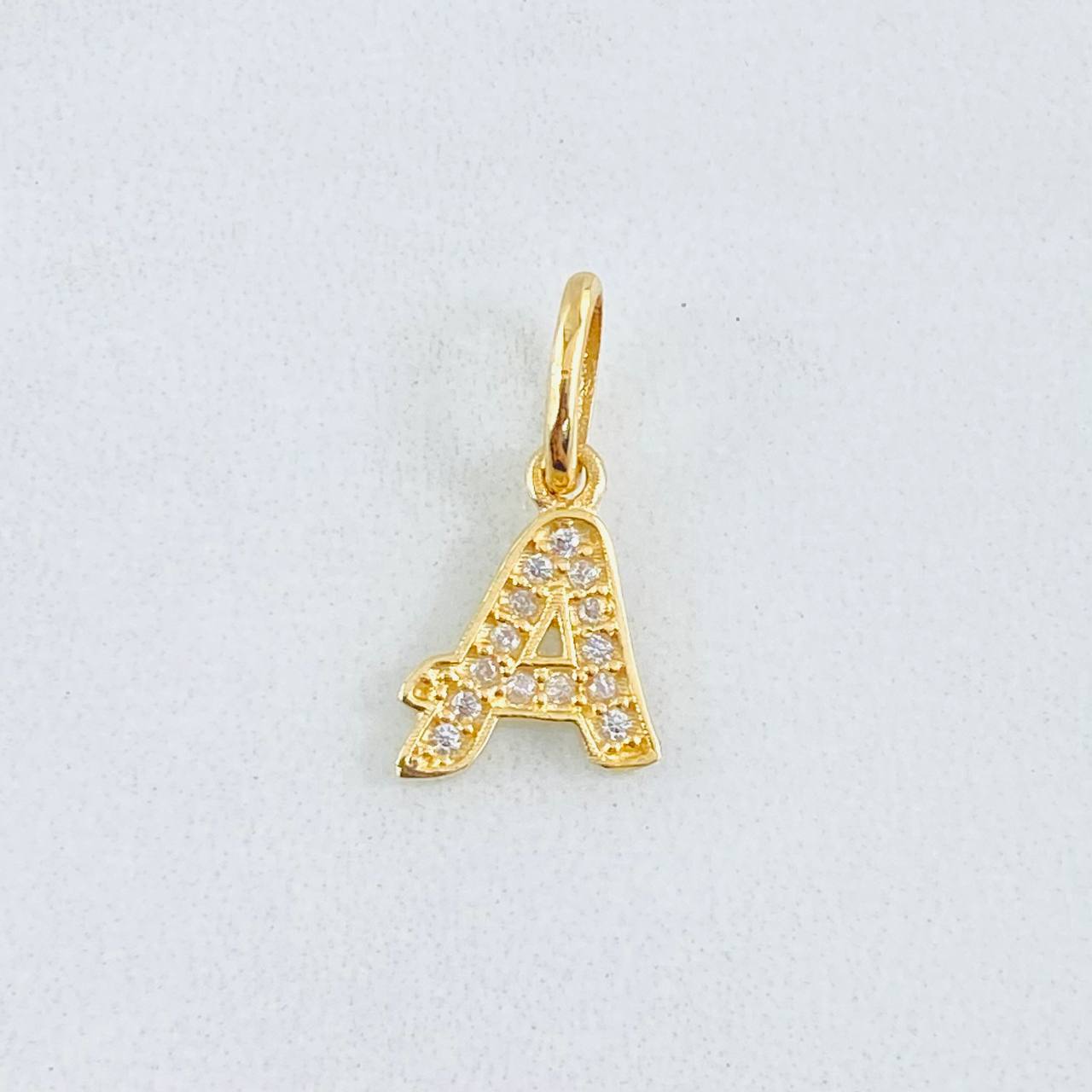 Dije Letra A 0.7gr / 1.5cm / Oro Amarillo 18K