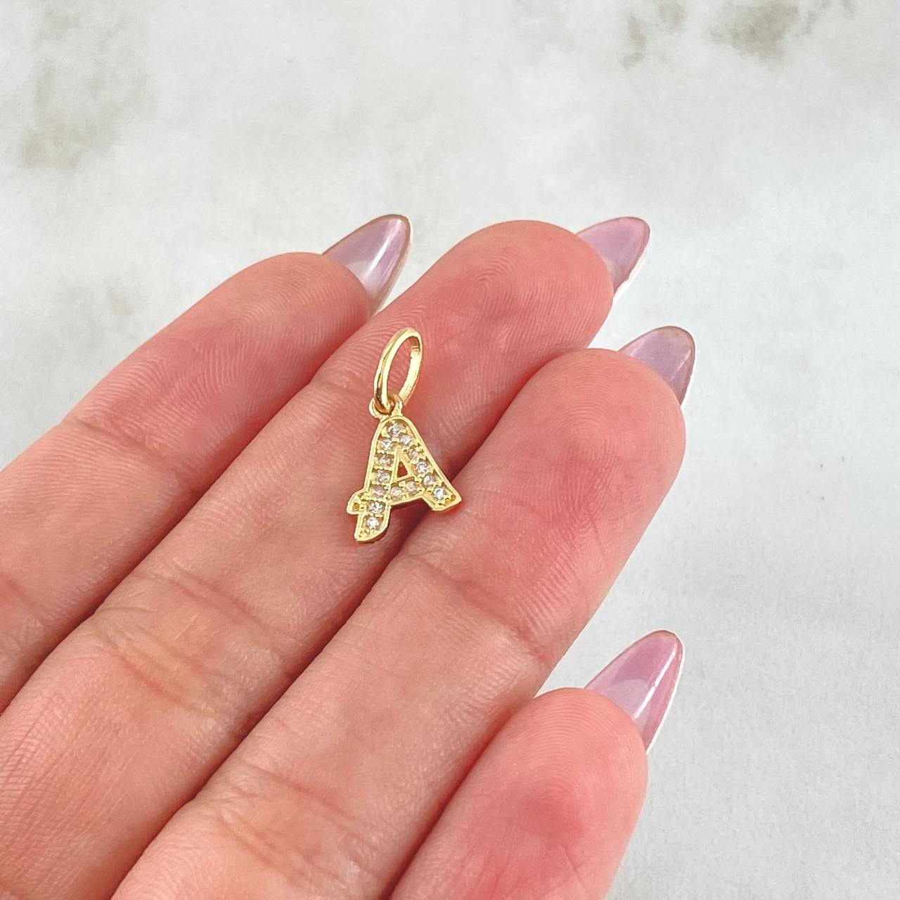 Dije Letra A 0.7gr / 1.5cm / Oro Amarillo 18K