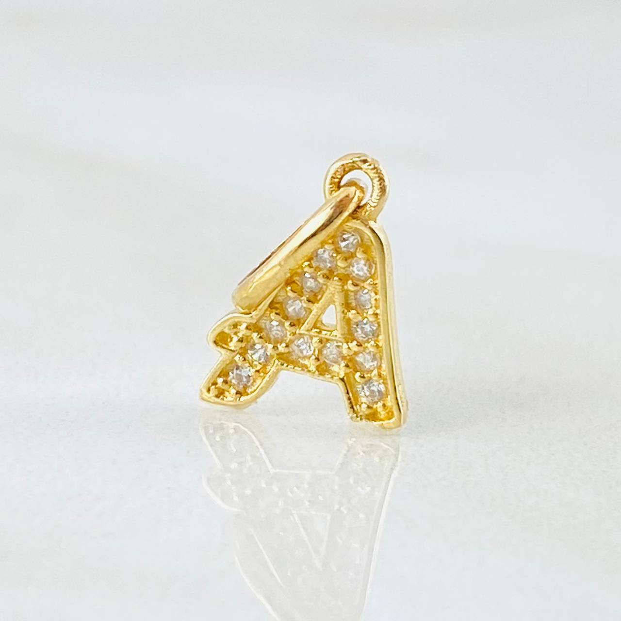 Dije Letra A 0.7gr / 1.5cm / Oro Amarillo 18K
