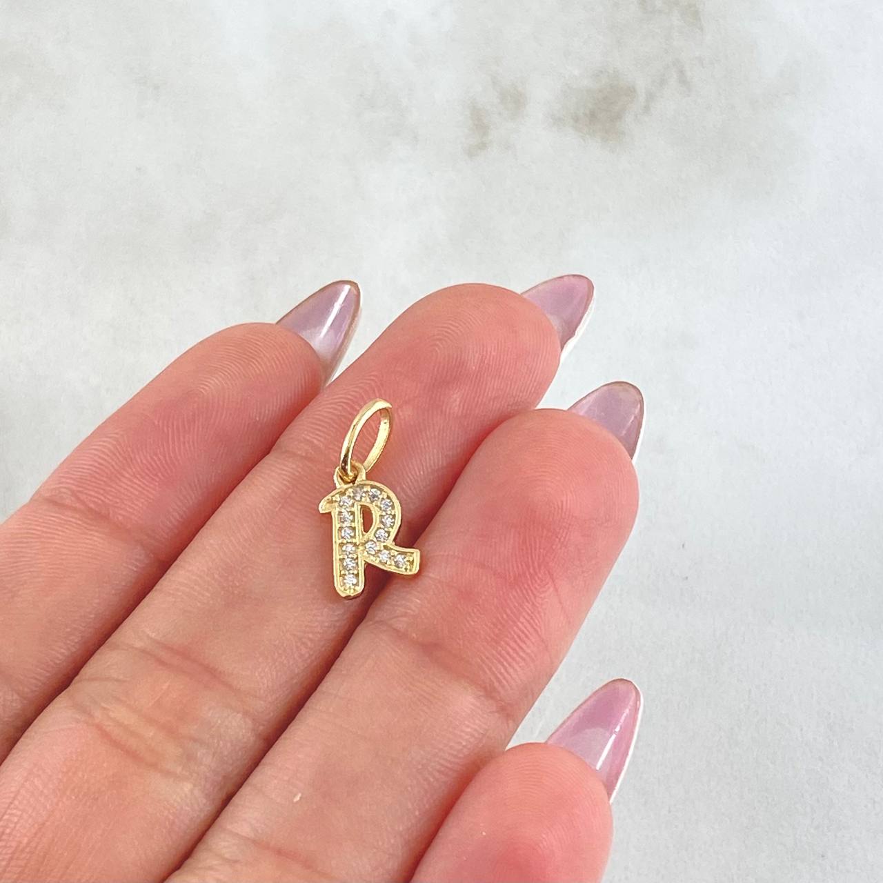 Dije Letra R 0.75gr / 1.5cm / Oro Amarillo 18K