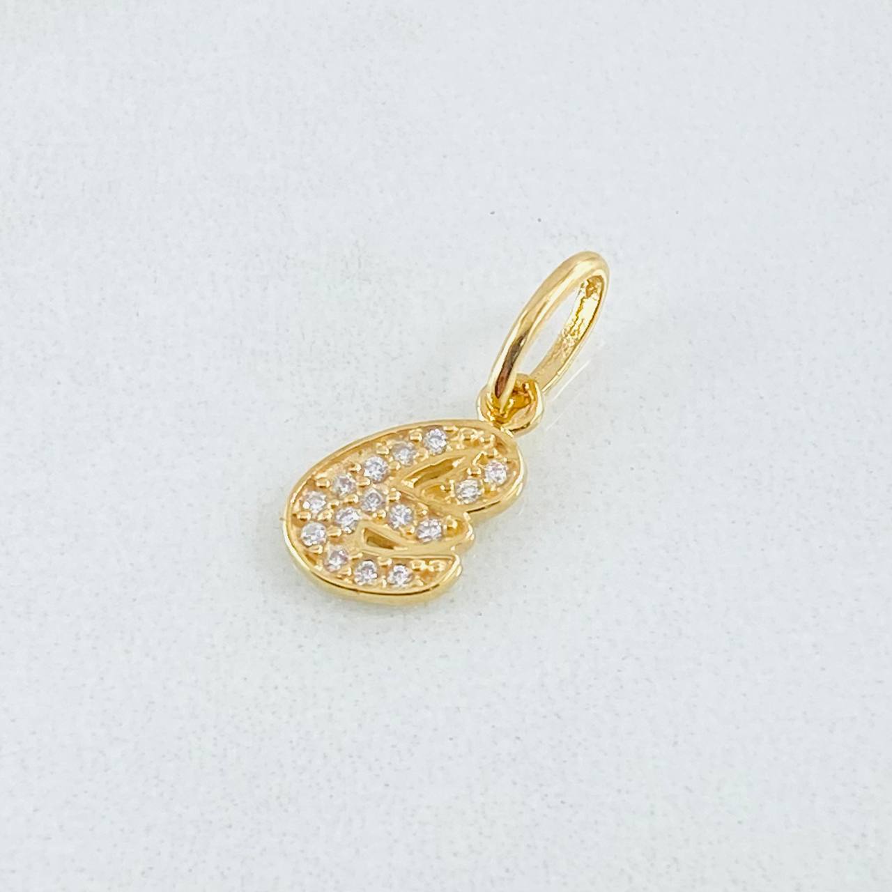 Dije Letra E 0.8gr / 1.6cm / Oro Amarillo 18K *