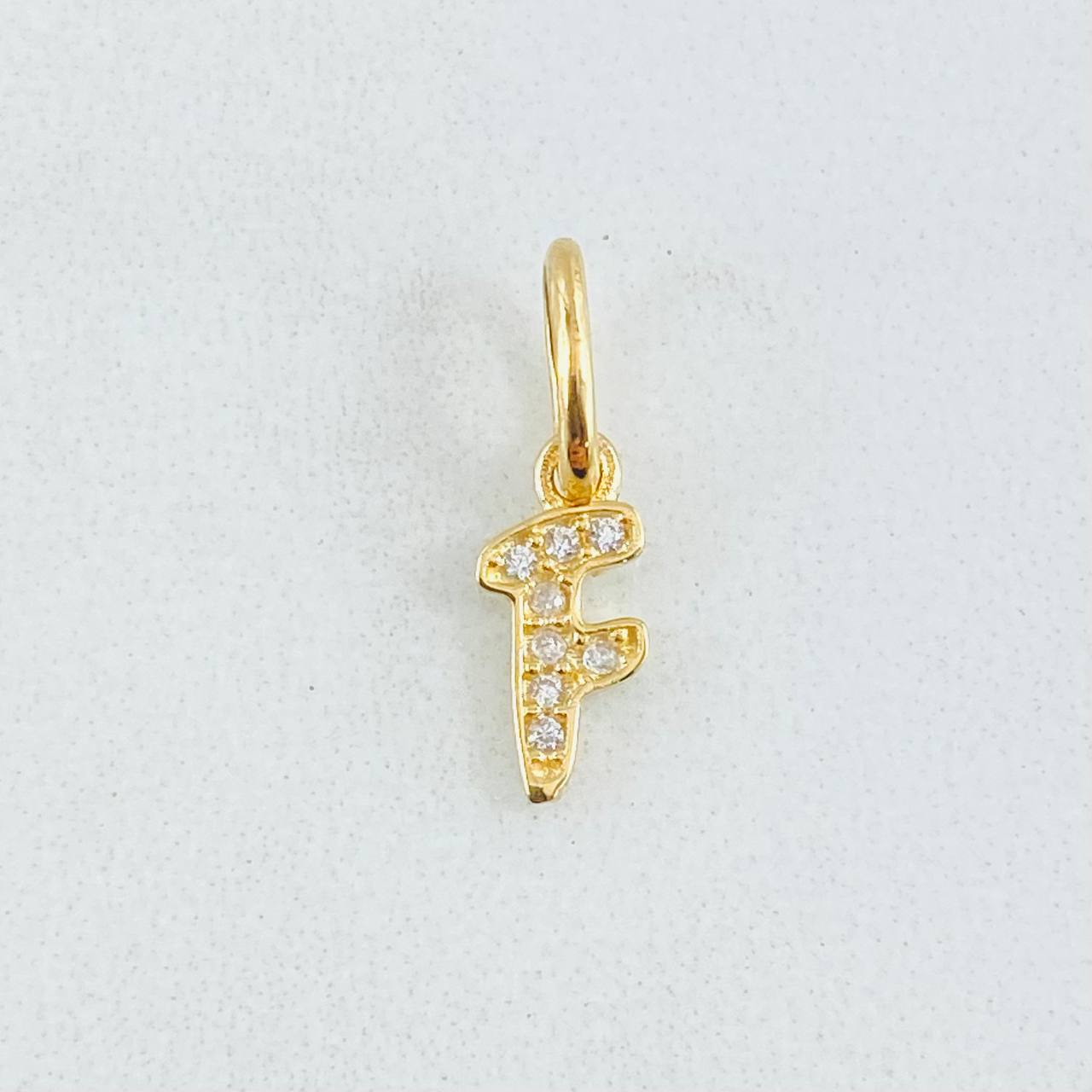 Dije Letra F 0.45gr / 1.5cm / Oro Amarillo 18K
