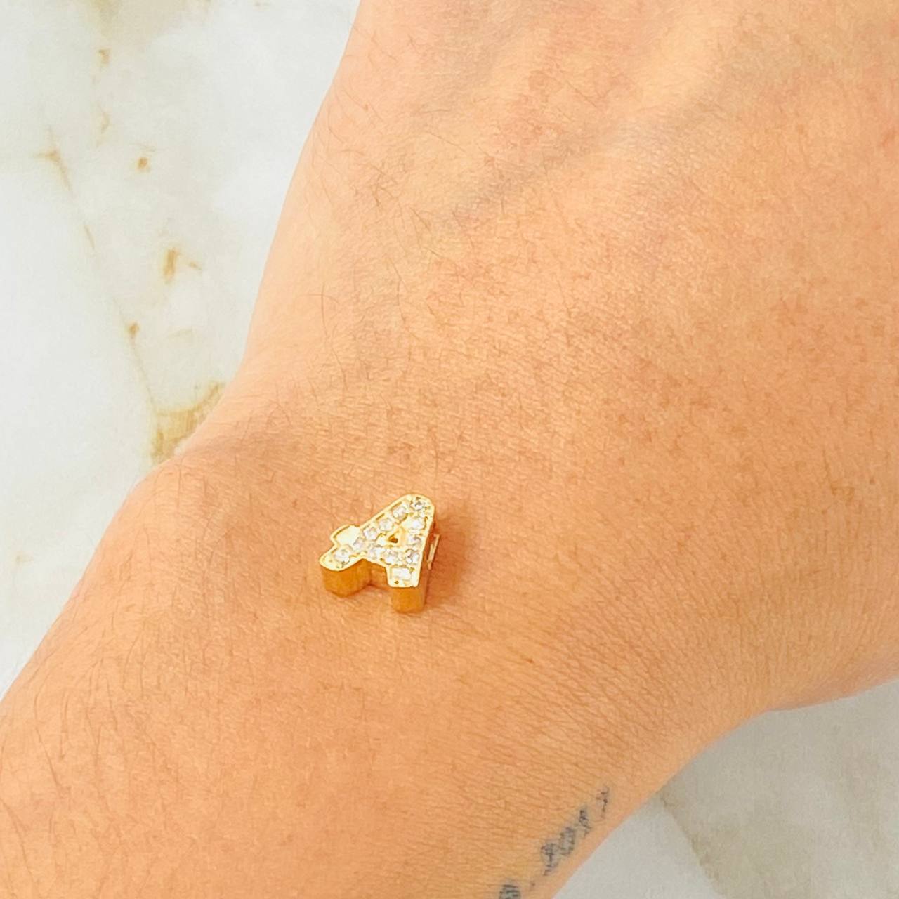 Herraje Letra A 1.25gr / 1cm / Oro Amarillo 18K ©