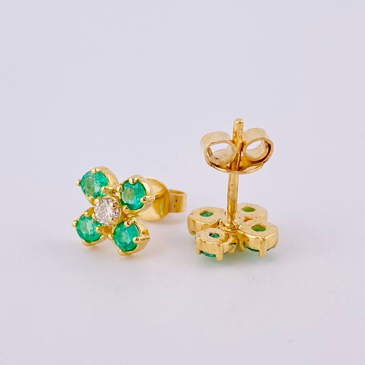 Topos Trebol 4 Hojas Esmeraldas 40pts Diamante 10pts 1.95gr / 7.6mm Oro Amarillo 18K