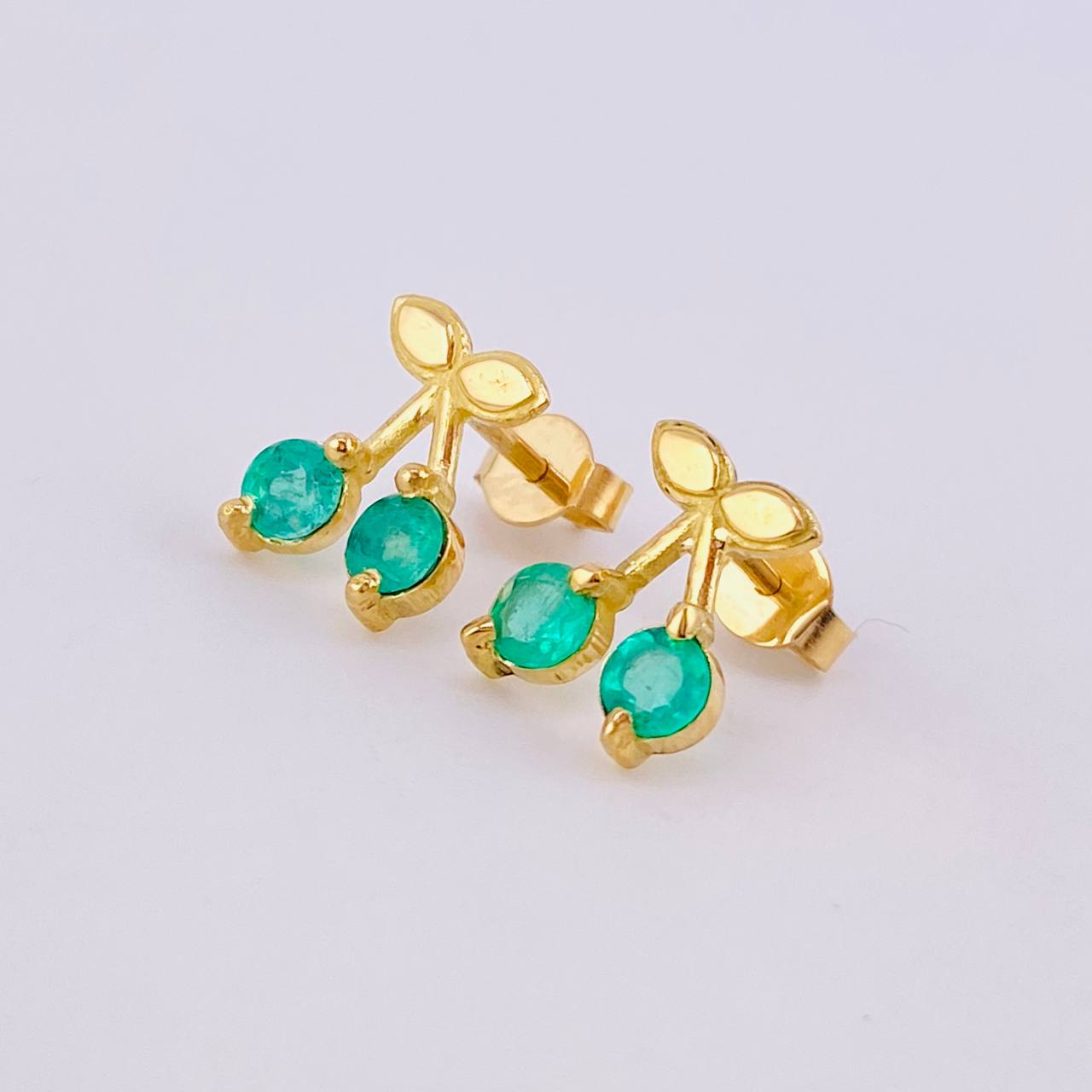 Topos Cerezas Esmeraldas 40pts 2.15gr / 11mm Oro Amarillo 18K *