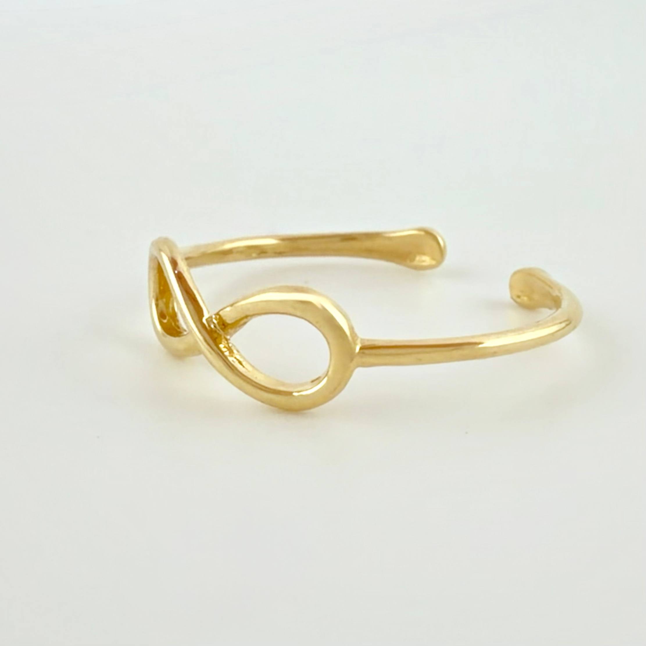 Anillo Infinito 0.85gr / T4 1/2 / Oro Amarillo 18K *