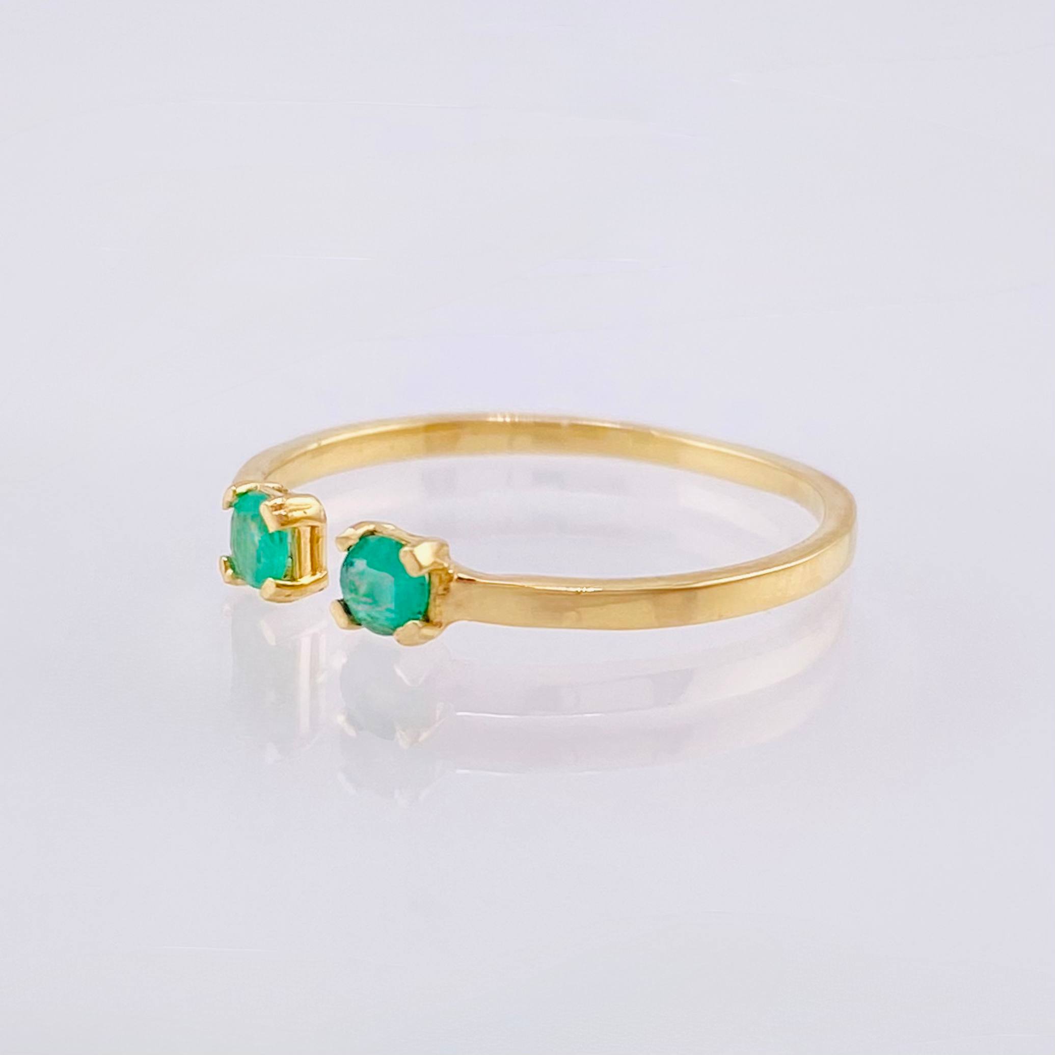 Anillo Esmeraldas 18pts 1.1gr / T5 3/4 / Oro Amarillo 18K