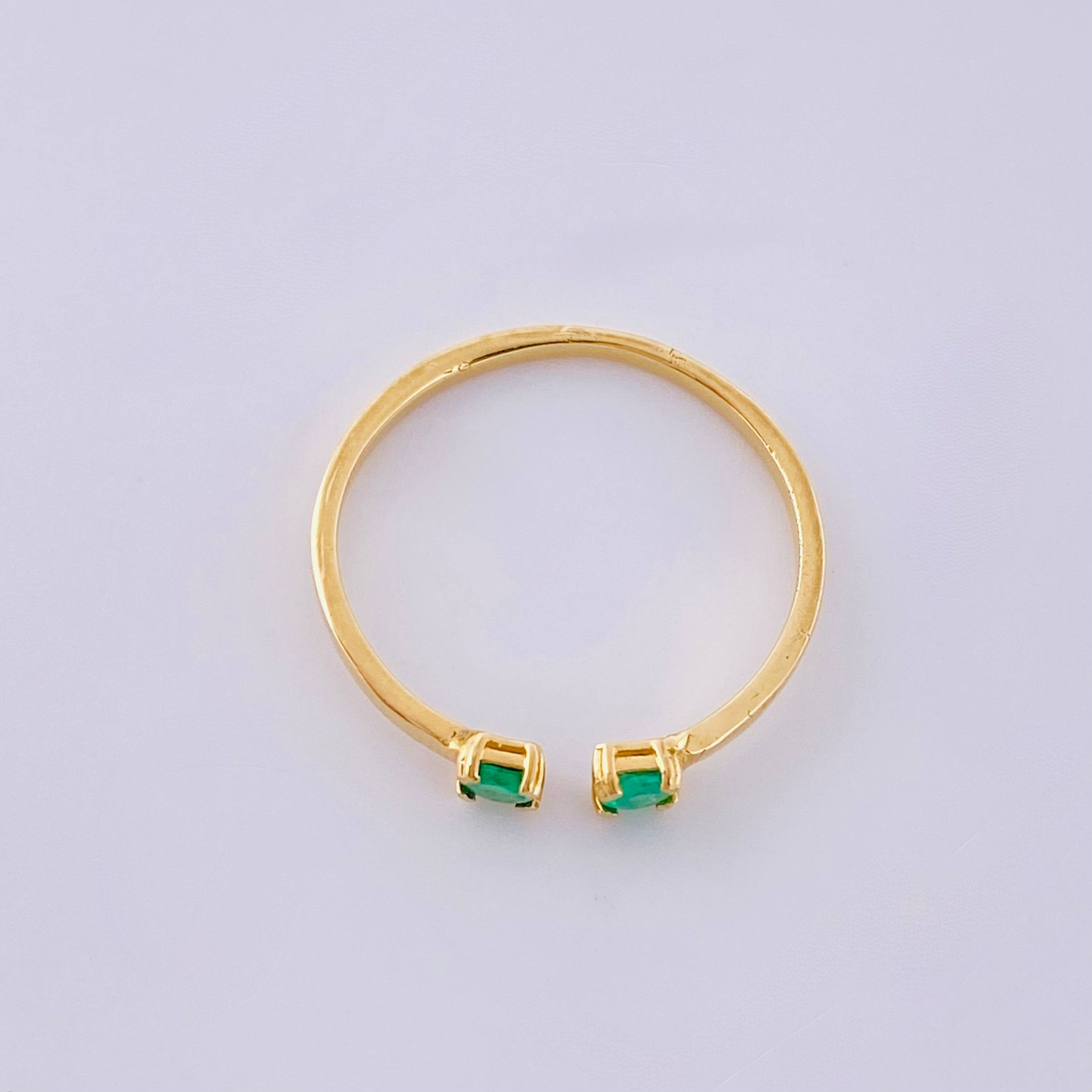 Anillo Esmeraldas 18pts 1.1gr / T5 3/4 / Oro Amarillo 18K