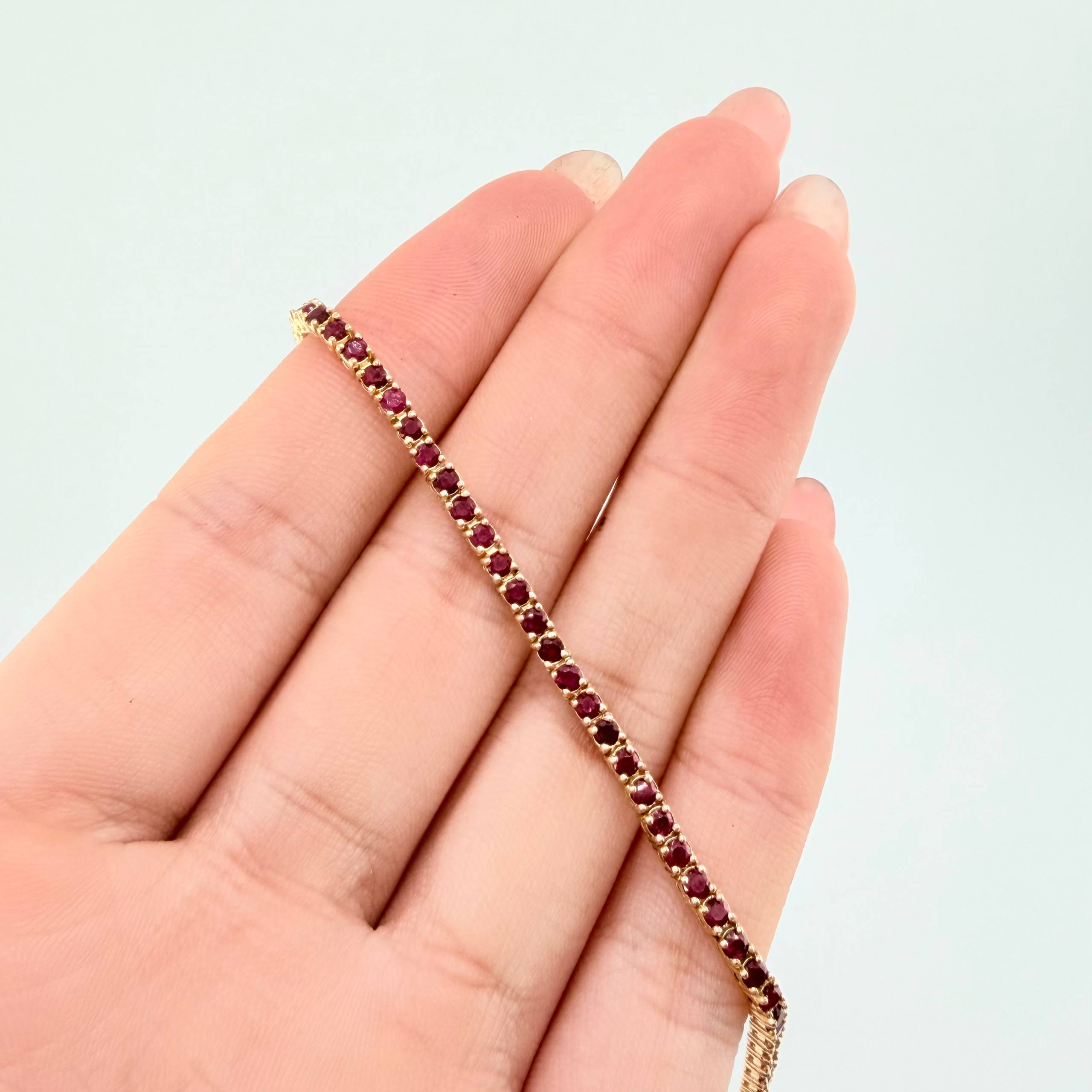 Pulso Tennis Rubies 2.82 Qts 7.4gr / 17.5cm / 2.5mm Oro Amarillo 18K